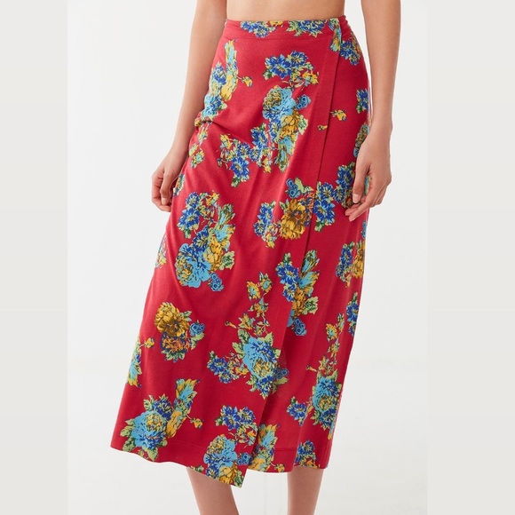Urban Outfitters Light weight floral skirt! Small - Picture 1 of 4